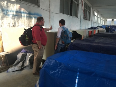 美國客戶驗(yàn)收汽車內(nèi)飾件植絨設(shè)備